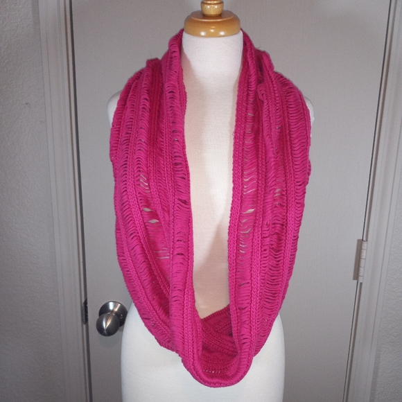 American Eagle Outfitters Accessories - American Eagle Pink Infinity Scarf